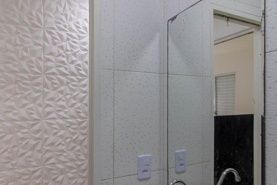 Banheiro de casa de condomínio para alugar com 2 quartos, 80m² em Jardim do Papai, Guarulhos