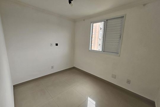 Quarto 2 de apartamento para alugar com 2 quartos, 45m² em Jardim Elizabete, Taboão da Serra
