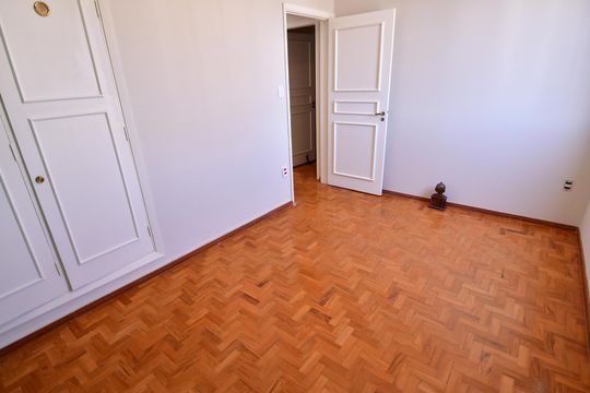 Quarto 2 de apartamento para alugar com 3 quartos, 110m² em Cambuí, Campinas