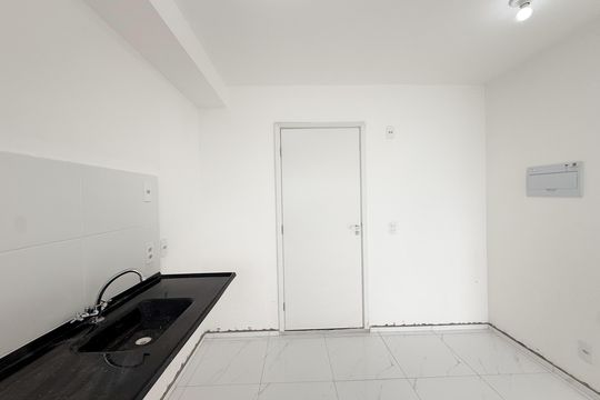 Cozinha de apartamento para alugar com 2 quartos, 37m² em Jardim Mutinga, São Paulo