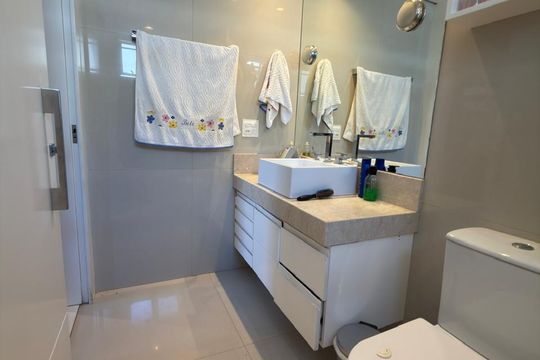Banheiro 4  de apartamento à venda com 4 quartos, 162m² em Águas Claras, Brasília