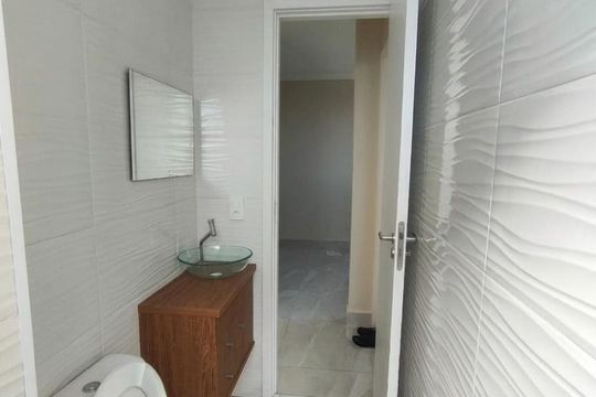 Banheiro de apartamento à venda com 2 quartos, 42m² em Jardim do Lago, Osasco