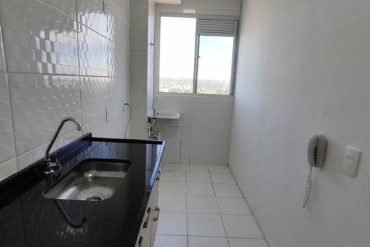 Cozinha de apartamento à venda com 2 quartos, 42m² em Jardim do Lago, Osasco