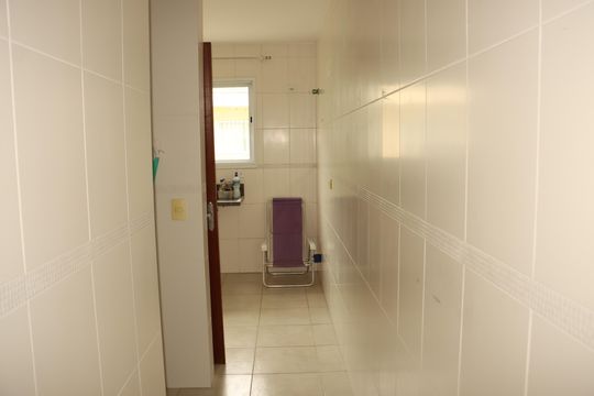 Corredor de casa de condomínio para alugar com 3 quartos, 114m² em Jardim Sapopemba, São Paulo