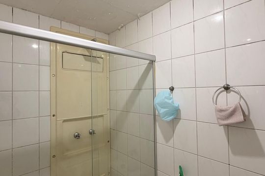 Banheiro social  de apartamento à venda com 2 quartos, 52m² em Vila Arapua, São Bernardo do Campo