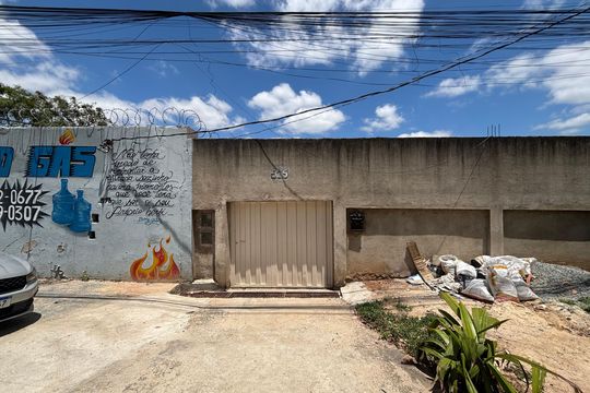 Fachada de casa para alugar com 3 quartos, 360m² em Rio Branco, Belo Horizonte