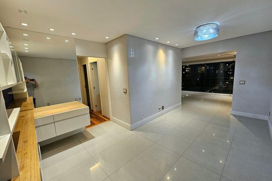 Sala de apartamento à venda com 3 quartos, 94m² em Vila Romana, São Paulo