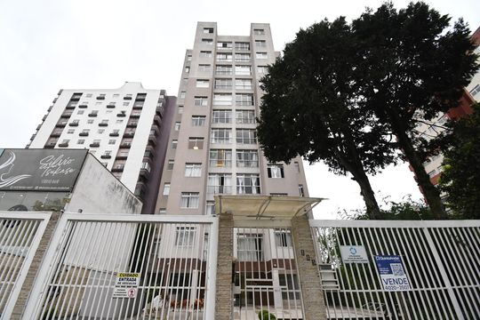Fachada de apartamento à venda com 2 quartos, 77m² em Bacacheri, Curitiba