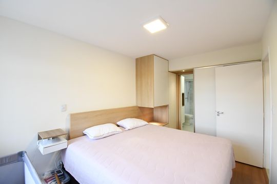 Suíte de apartamento à venda com 2 quartos, 77m² em Bacacheri, Curitiba