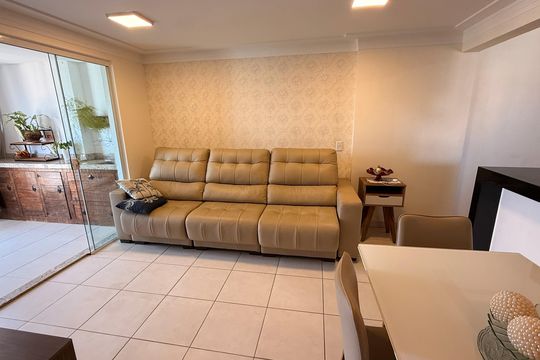 Sala de apartamento à venda com 2 quartos, 77m² em Parque Oeste Industrial, Goiânia