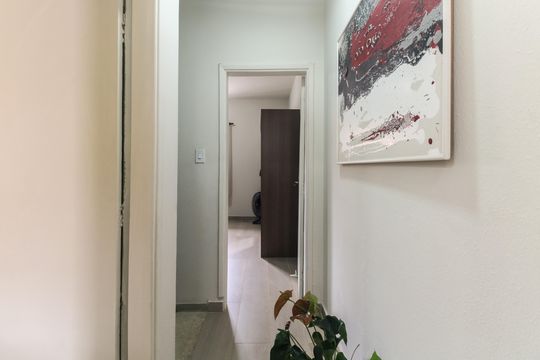 Corredor de Acesso de casa à venda com 2 quartos, 120m² em Vila Gomes Cardim, São Paulo