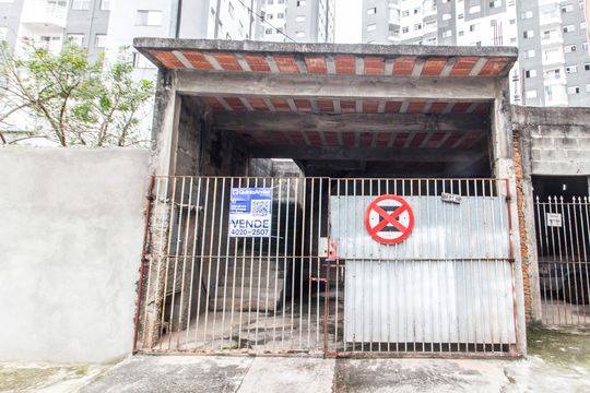 Vista da Rua de casa à venda com 2 quartos, 178m² em Jardim do Líbano, Barueri