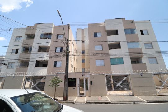 Fachada de apartamento para alugar com 2 quartos, 68m² em Saraiva, Uberlândia