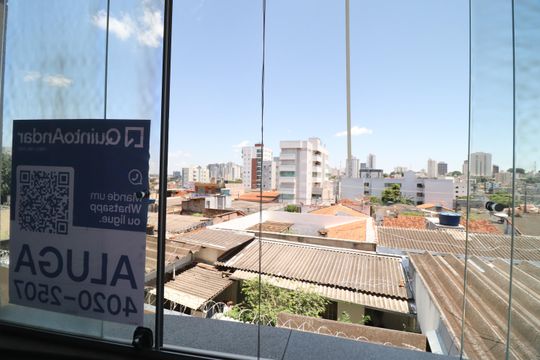 Plaquinha de apartamento para alugar com 2 quartos, 68m² em Saraiva, Uberlândia