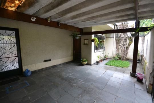 Garagem de casa à venda com 3 quartos, 90m² em Conjunto Residencial Butanta, São Paulo