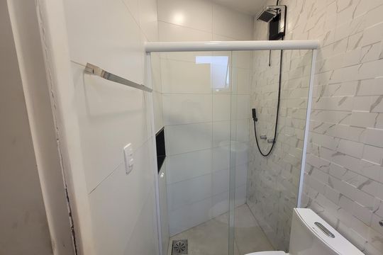 Banheiro de apartamento à venda com 1 quarto, 40m² em Tijuca, Rio de Janeiro