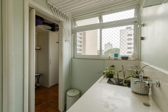 Área de serviço de apartamento para alugar com 2 quartos, 78m² em Planalto Paulista, São Paulo