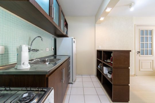 Cozinha de apartamento para alugar com 1 quarto, 42m² em Jardim Oriental, São Paulo