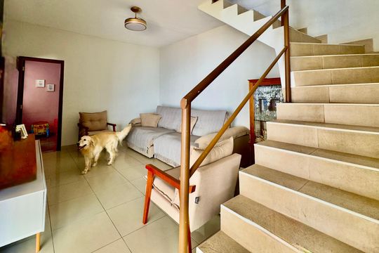 Sala de casa à venda com 5 quartos, 220m² em Nova Floresta, Belo Horizonte