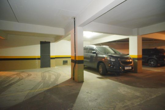 Garagem de apartamento à venda com 3 quartos, 116m² em Petrópolis, Porto Alegre