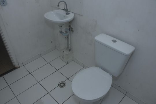 Banheiro de apartamento para alugar com 2 quartos, 49m² em Jardim Laranjeira, São Paulo