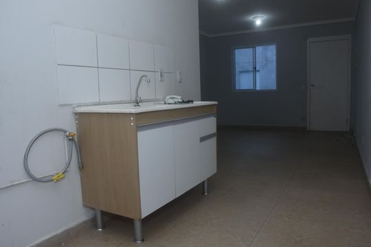Cozinha de apartamento para alugar com 2 quartos, 49m² em Jardim Laranjeira, São Paulo