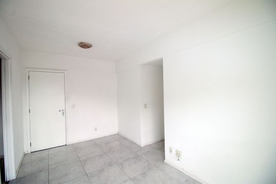 Sala de apartamento à venda com 2 quartos, 60m² em Irajá, Rio de Janeiro