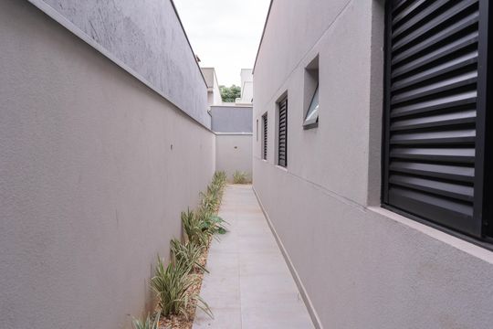 Corredor de casa de condomínio para alugar com 3 quartos, 248m² em Parque Cecap I, Piracicaba