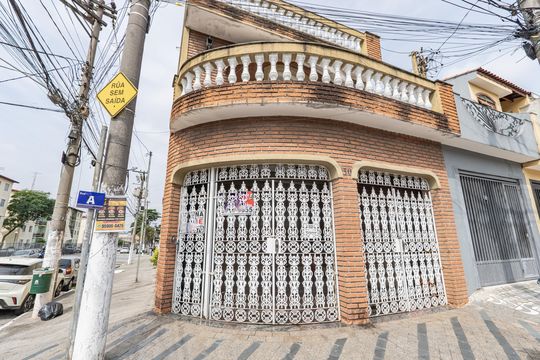 Fachada de casa à venda com 3 quartos, 180m² em Sacomã, São Paulo