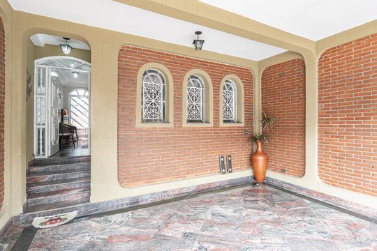 Garagem de casa à venda com 3 quartos, 180m² em Sacomã, São Paulo