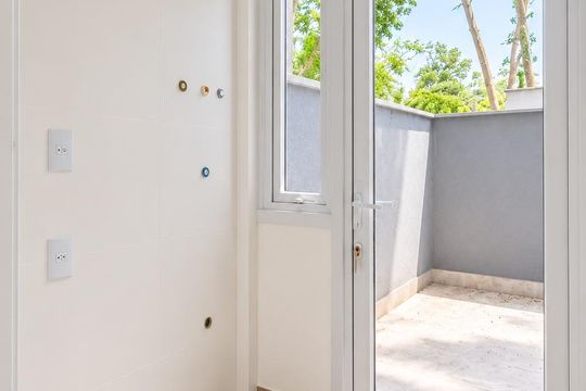 Área de serviço de casa de condomínio para alugar com 3 quartos, 335m² em Pedra Redonda, Porto Alegre