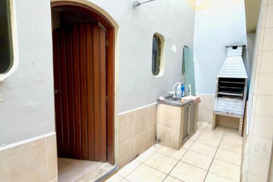 Churrasqueira e Quintal  de casa para alugar com 3 quartos, 270m² em Vila Galvão, Guarulhos