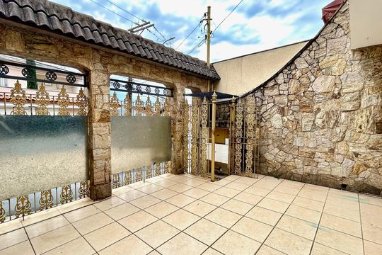 Garagem de casa para alugar com 3 quartos, 270m² em Vila Galvão, Guarulhos