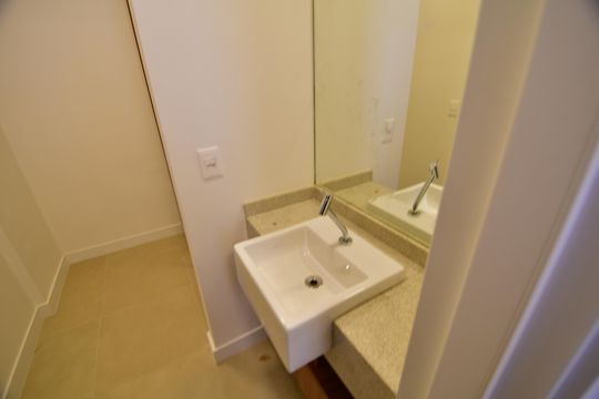 Banheiro de apartamento para alugar com 1 quarto, 46m² em Centro, Campinas
