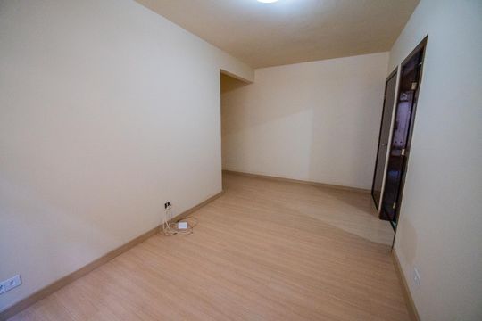 Sala de apartamento para alugar com 2 quartos, 51m² em Água Verde, Curitiba