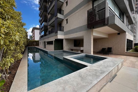 Piscina de apartamento para alugar com 1 quarto, 50m² em Empresarial 18 do Forte, Barueri