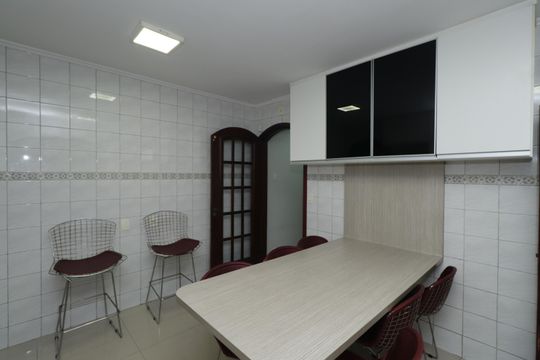 Cozinha de casa à venda com 2 quartos, 94m² em Vila Carrão, São Paulo