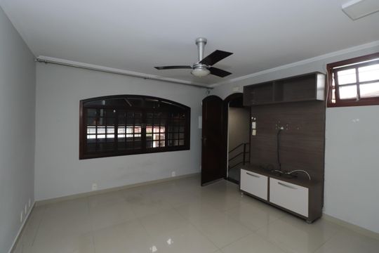 Sala de casa à venda com 2 quartos, 94m² em Vila Carrão, São Paulo