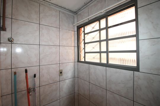 Cozinha e Área de Serviço de apartamento para alugar com 2 quartos, 43m² em Conjunto Habitacional Fazenda do Carmo, São Paulo