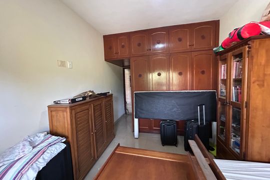 Quarto 1 de casa à venda com 2 quartos, 350m² em Vila Valqueire, Rio de Janeiro