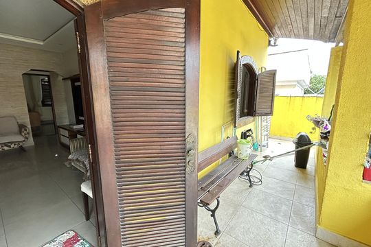 Varanda de casa à venda com 2 quartos, 350m² em Vila Valqueire, Rio de Janeiro
