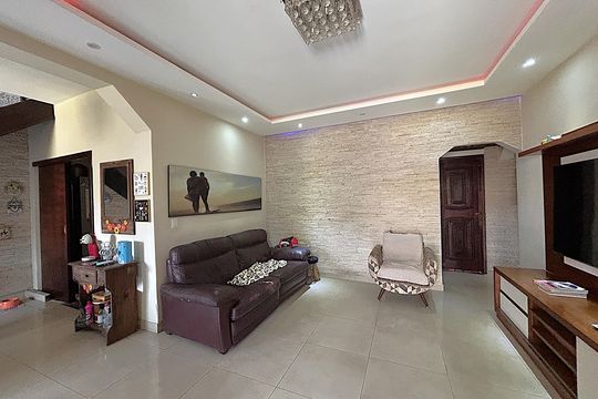 Casa à venda com 2 quartos, 350m² em Vila Valqueire, Rio de Janeiro