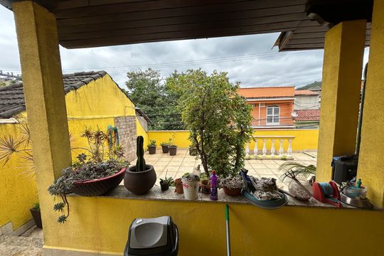 Vista do Quarto 1 de casa à venda com 2 quartos, 350m² em Vila Valqueire, Rio de Janeiro