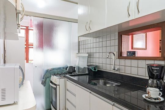 Cozinha de apartamento à venda com 2 quartos, 54m² em Parque Bristol, São Paulo