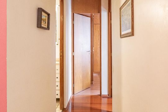 Corredor de apartamento à venda com 2 quartos, 54m² em Parque Bristol, São Paulo
