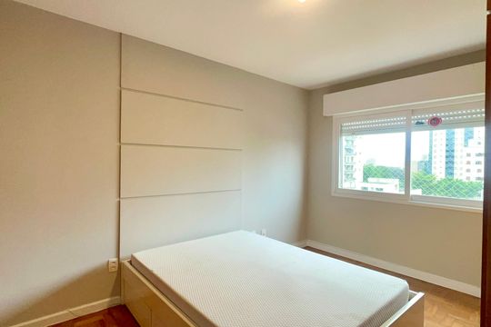 Quarto 1 de apartamento para alugar com 2 quartos, 75m² em Vila Madalena, São Paulo