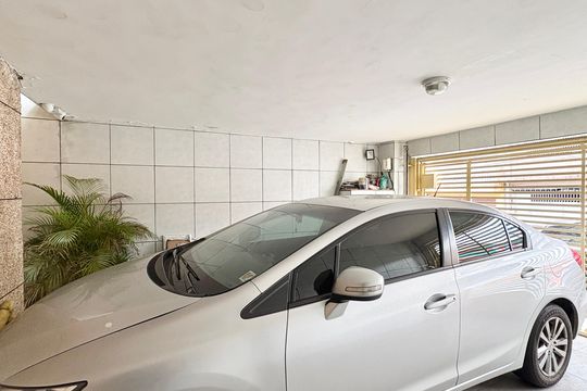 Garagem de casa à venda com 3 quartos, 284m² em Vila Nossa Senhora do Retiro, São Paulo