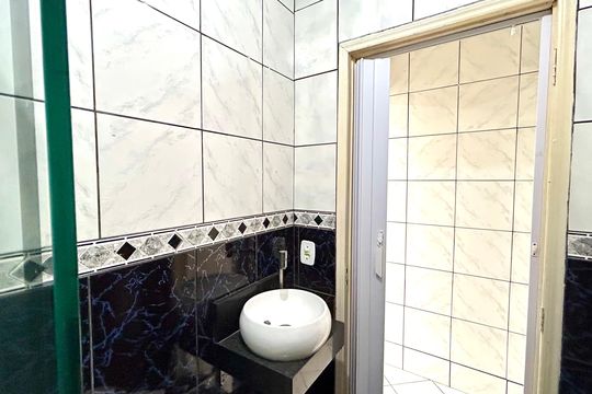 Banheiro - torneira de casa para alugar com 1 quarto, 70m² em Jardim Paulista, Guarulhos