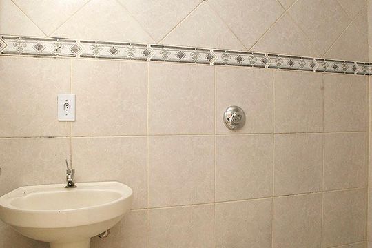 Banheiro de apartamento para alugar com 1 quarto, 56m² em Cidade Baixa, Porto Alegre