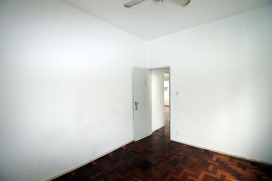 Quarto 2 de apartamento para alugar com 2 quartos, 63m² em Irajá, Rio de Janeiro